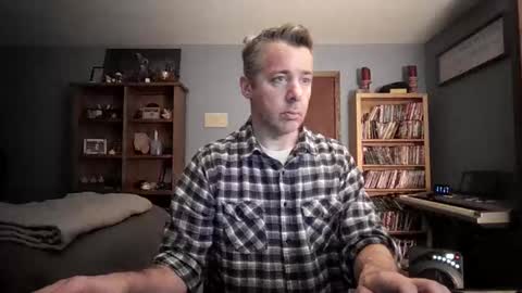 Snapshot of chrisw8121 chatting on February 24, 5:16 am chrisw8121 online show from February 24, 5:16 am