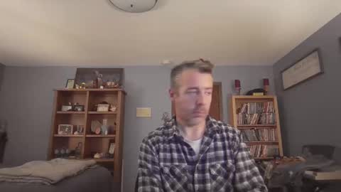 Snapshot of chrisw8121 chatting on March 5, 1:56 am chrisw8121 online show from March 5, 1:56 am