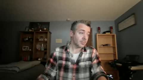 Snapshot of chrisw8121 chatting on March 8, 11:19 pm chrisw8121 online show from March 8, 11:19 pm