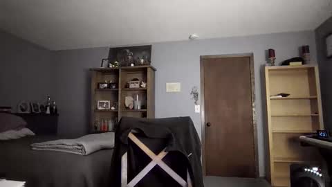 Snapshot of chrisw8121 chatting on March 16, 5:35 am chrisw8121 online show from March 16, 5:35 am