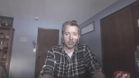 Snapshot of chrisw8121 chatting on March 18, 11:19 pm chrisw8121 online show from March 18, 11:19 pm