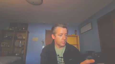 Snapshot of chrisw8121 chatting on March 21, 2:20 pm chrisw8121 online show from March 21, 2:20 pm