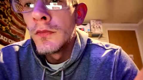 Snapshot of chriswells062590 chatting on February 15, 3:58 am chriswells062590 online show from February 15, 3:58 am