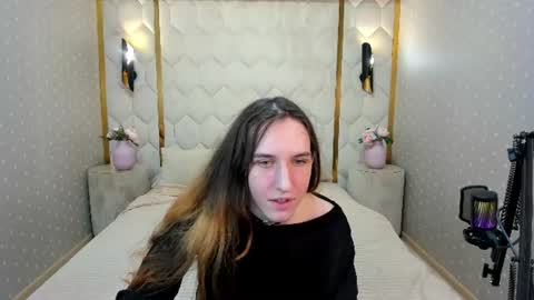 chrisybev online show from June 23, 7:45 pm