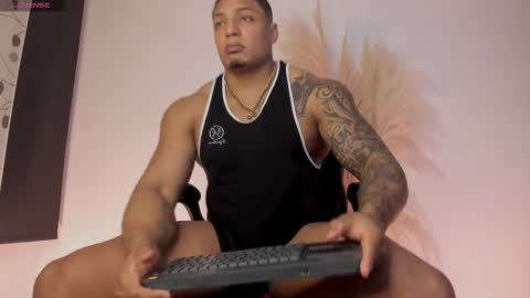 Snapshot of chrizmacgregor chatting on October 17, 2:59 am chrizmacgregor online show from October 17, 2:59 am