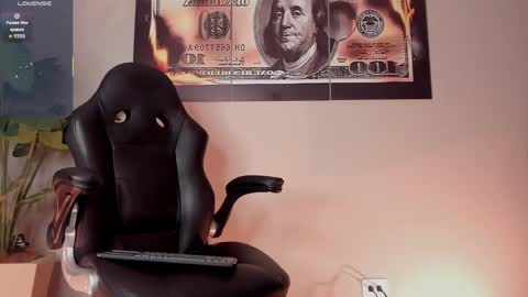 Snapshot of chrizmacgregor chatting on November 28, 11:29 pm chrizmacgregor online show from November 28, 11:29 pm