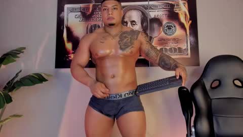 Snapshot of chrizmacgregor chatting on February 21, 12:44 am chrizmacgregor online show from February 21, 12:44 am