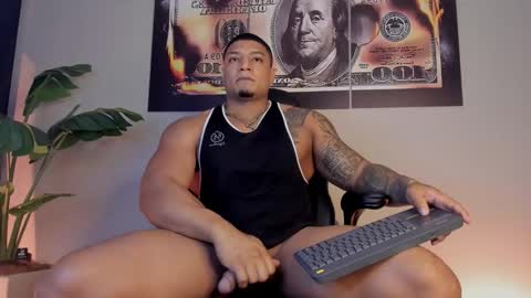 Snapshot of chrizmacgregor chatting on March 8, 8:23 pm chrizmacgregor online show from March 8, 8:23 pm