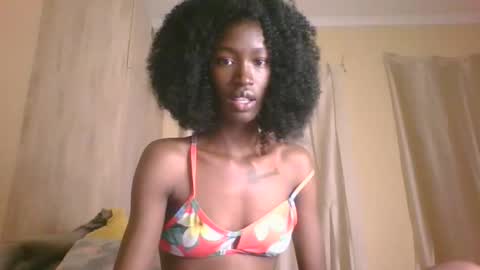 Snapshot of chroe22 chatting on April 12, 9:42 pm chroe22 online show from April 12, 9:42 pm