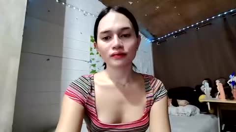 Ur Suraya22 online show from January 16, 4:16 am