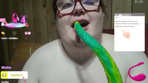 Snapshot of chubbydevil22 chatting on November 18, 9:30 pm kenli online show from November 18, 9:30 pm