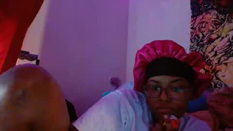 Snapshot of chubbygirl1300 chatting on May 15, 11:28 am Mommy milf online show from May 15, 11:28 am