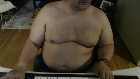 Snapshot of chubbyvix chatting on May 13, 4:10 am AstorYvr online show from May 13, 4:10 am