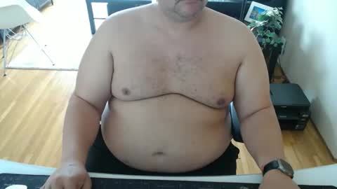 Snapshot of chubbyvix chatting on May 19, 6:14 pm AstorYvr online show from May 19, 6:14 pm