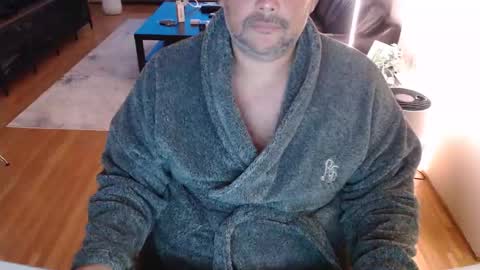 Snapshot of chubbyvix chatting on June 9, 4:24 am AstorYvr online show from June 9, 4:24 am