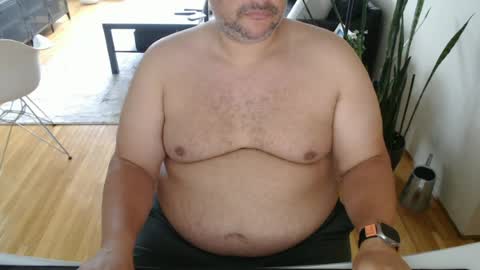 Snapshot of chubbyvix chatting on July 14, 3:33 am AstorYvr online show from July 14, 3:33 am