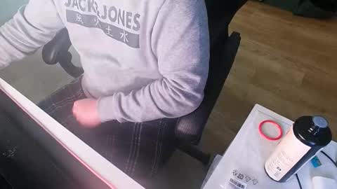 Snapshot of chucky606 chatting on November 15, 9:50 am chucky606 online show from November 15, 9:50 am