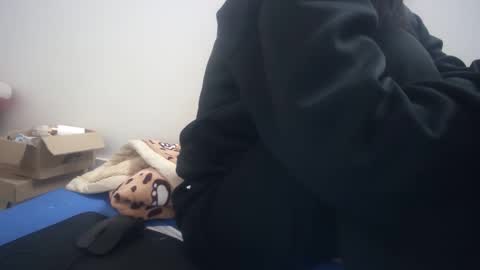 Snapshot of chuppyrose chatting on March 20, 1:54 am chuppyrose online show from March 20, 1:54 am