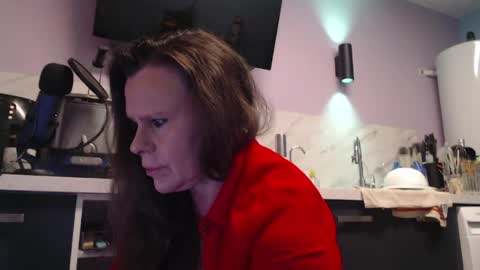 Snapshot of chwerry_b0 chatting on April 12, 8:14 pm Jessica online show from April 12, 8:14 pm