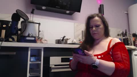 Snapshot of chwerry_b0 chatting on May 17, 12:52 am Jessica online show from May 17, 12:52 am