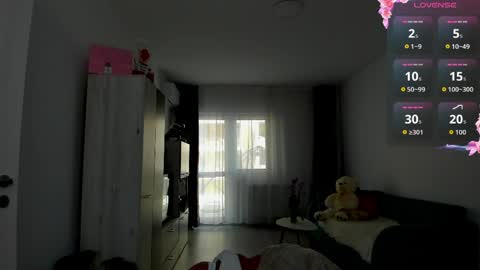 Snapshot of ciara_ken chatting on April 5, 7:16 am Cristina online show from April 5, 7:16 am