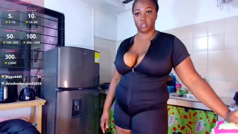 ciaraebonyxxx online show from February 14, 2:33 pm