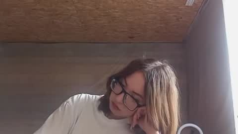 Snapshot of cicelyphaup chatting on June 2, 9:11 am Olivia online show from June 2, 9:11 am