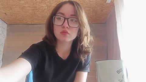 Snapshot of cicelyphaup chatting on June 5, 10:21 am Olivia online show from June 5, 10:21 am