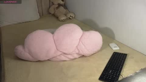 Mia online show from March 25, 4:51 am