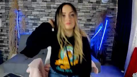 Ciindy Lovers online show from October 9, 3:43 pm