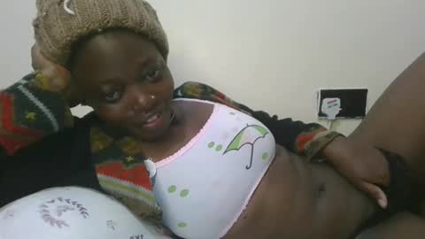 Snapshot of cilia_petite chatting on February 6, 11:58 pm cilia petite online show from February 6, 11:58 pm