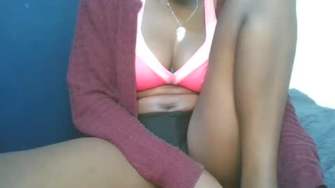 Snapshot of cilia_petite chatting on October 29, 2:14 am cilia petite online show from October 29, 2:14 am