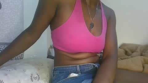 Snapshot of cilia_petite chatting on February 17, 1:57 am cilia petite online show from February 17, 1:57 am