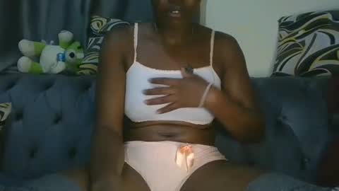 Snapshot of cilia_petite chatting on March 20, 5:23 am cilia petite online show from March 20, 5:23 am