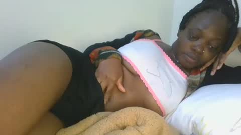 Snapshot of cilia_petite chatting on April 1, 2:47 pm cilia petite online show from April 1, 2:47 pm