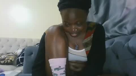 Snapshot of cilia_petite chatting on April 13, 11:05 am cilia petite online show from April 13, 11:05 am