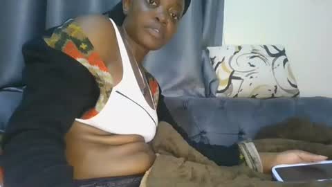 Snapshot of cilia_petite chatting on April 14, 1:11 am cilia petite online show from April 14, 1:11 am