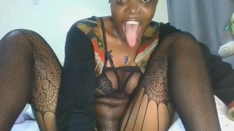 Snapshot of cilia_petite chatting on May 28, 11:29 am cilia petite online show from May 28, 11:29 am