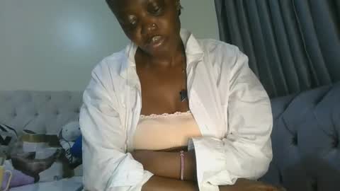 Snapshot of cilia_petite chatting on June 6, 9:58 am cilia petite online show from June 6, 9:58 am