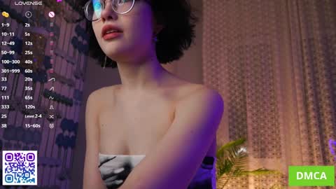   L  online show from February 5, 5:50 pm