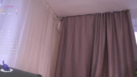 Snapshot of cinacandy chatting on April 27, 1:58 am L online show from April 27, 1:58 am