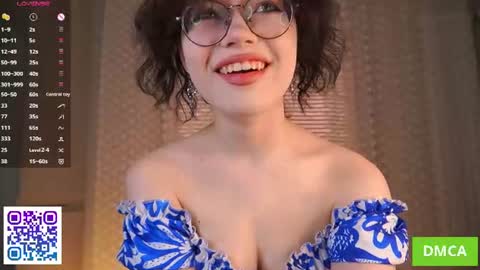 Snapshot of cinacandy chatting on June 13, 6:11 am L online show from June 13, 6:11 am