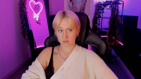 Cin Bellamy online show from September 25, 5:44 am