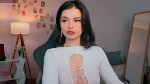 Snapshot of cindyclub_ chatting on June 3, 3:20 am Rebbeka online show from June 3, 3:20 am