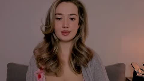 Snapshot of cindyprettywomen chatting on November 1, 6:15 am cindyprettywomen online show from November 1, 6:15 am