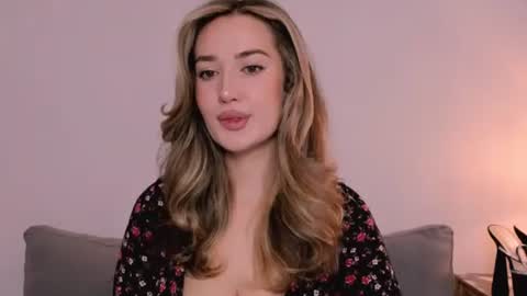 Snapshot of cindyprettywomen chatting on November 7, 1:33 pm cindyprettywomen online show from November 7, 1:33 pm