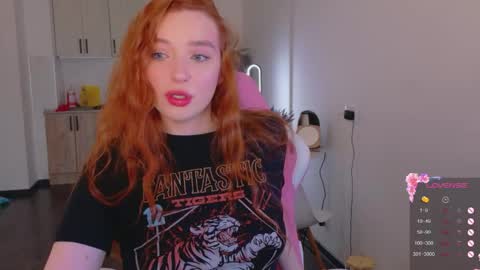 Snapshot of cinnabongirls chatting on April 12, 4:45 pm Maddy online show from April 12, 4:45 pm