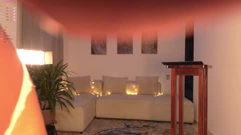 cinnamon__criss online show from February 6, 2:05 am