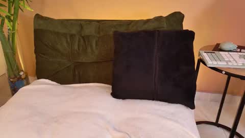 Snapshot of cinnamon_kyla chatting on December 2, 12:54 pm cinnamon_kyla online show from December 2, 12:54 pm