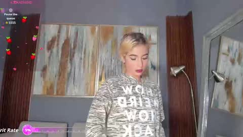 Snapshot of cinnia_ chatting on October 3, 12:02 pm Cintia online show from October 3, 12:02 pm